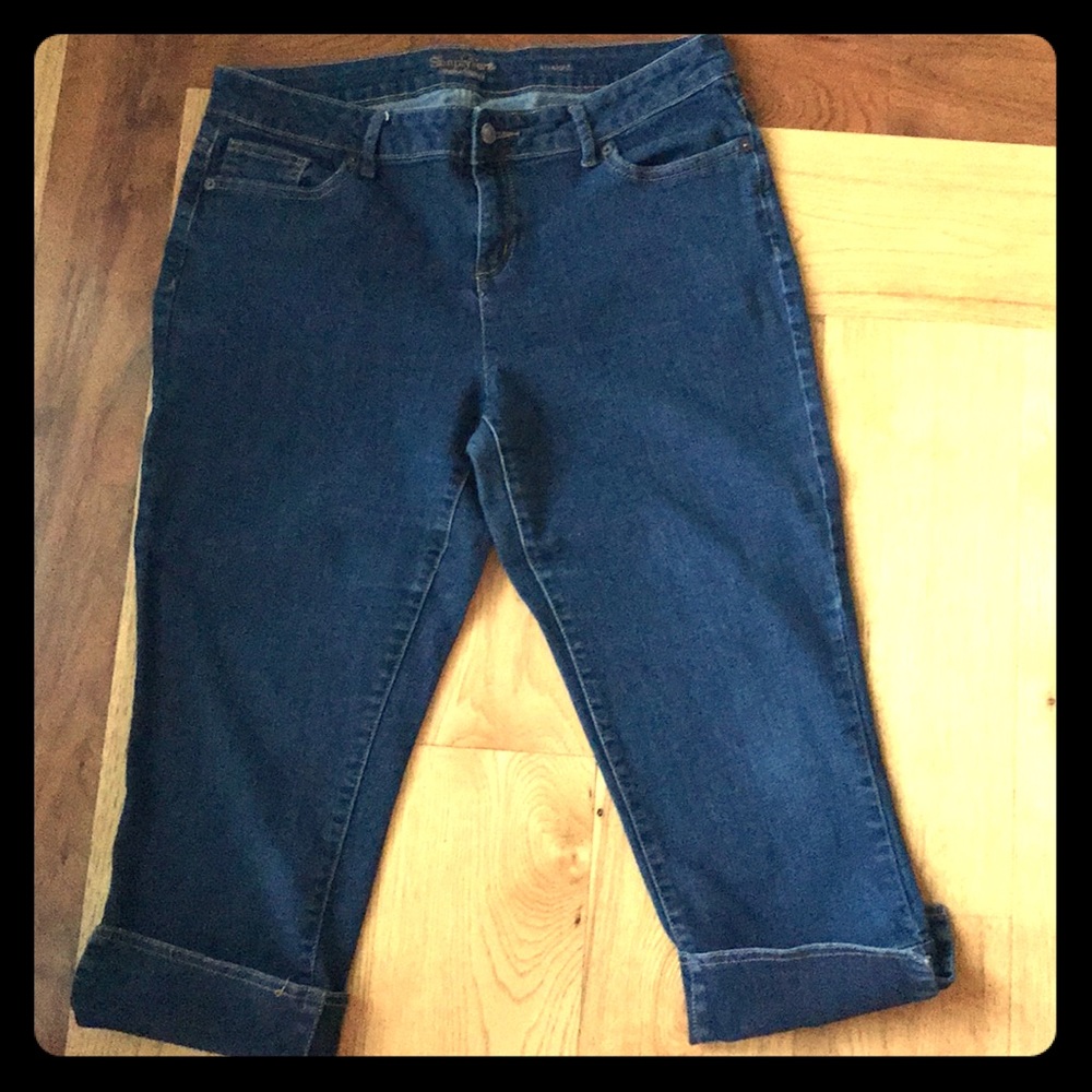 Vera Wang straight leg Capri